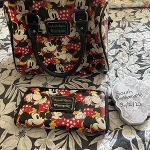 Minnie Mouse AOP og heart logo loungefly purse set